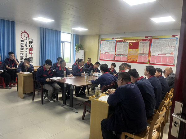 王伍升到建材研究室、建材公司調研